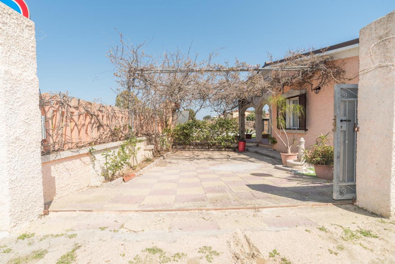 Villa Marisa Budoni Eksteriør bilde